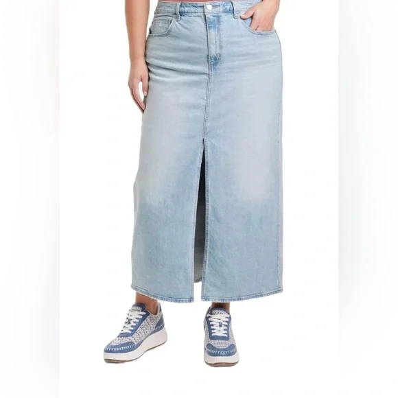 Universal Thread Light Blue Denim Skirt - Picture 1 of 6